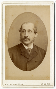 221565 Portret van mr. E.H. Karsten. Borstbeeld van voren, in ovaal.